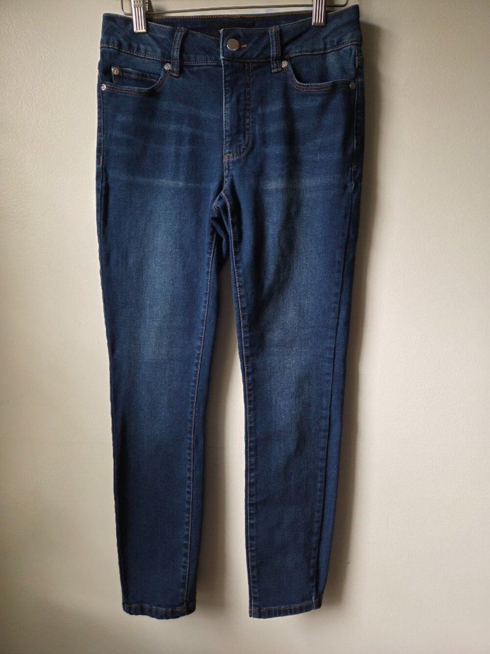 EUC TAHARI BLUE CHLOE FIT SOLUTION SKINNY JEAN SIZE 2 / 26 WOMENS